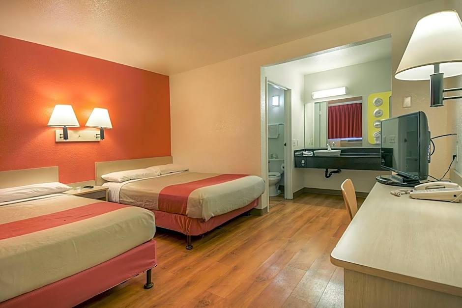 Motel 6 Chino, CA