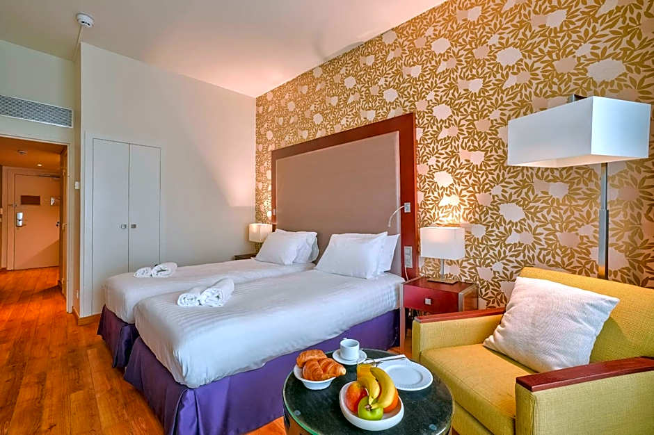 Clarion Paris CDG Airport