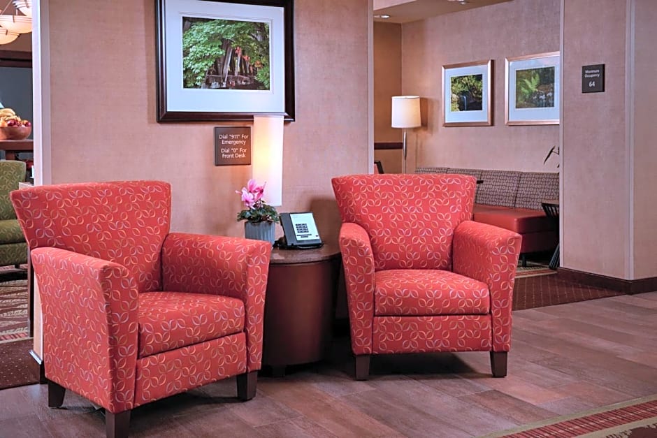 Hampton Inn and Suites Salem