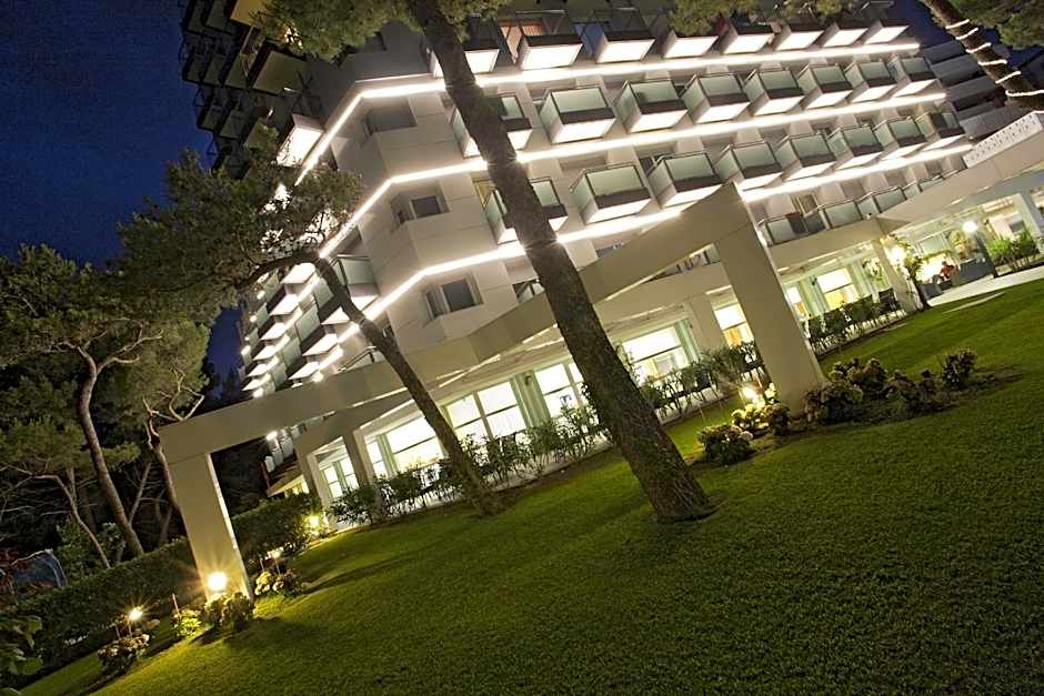International Beach Hotel