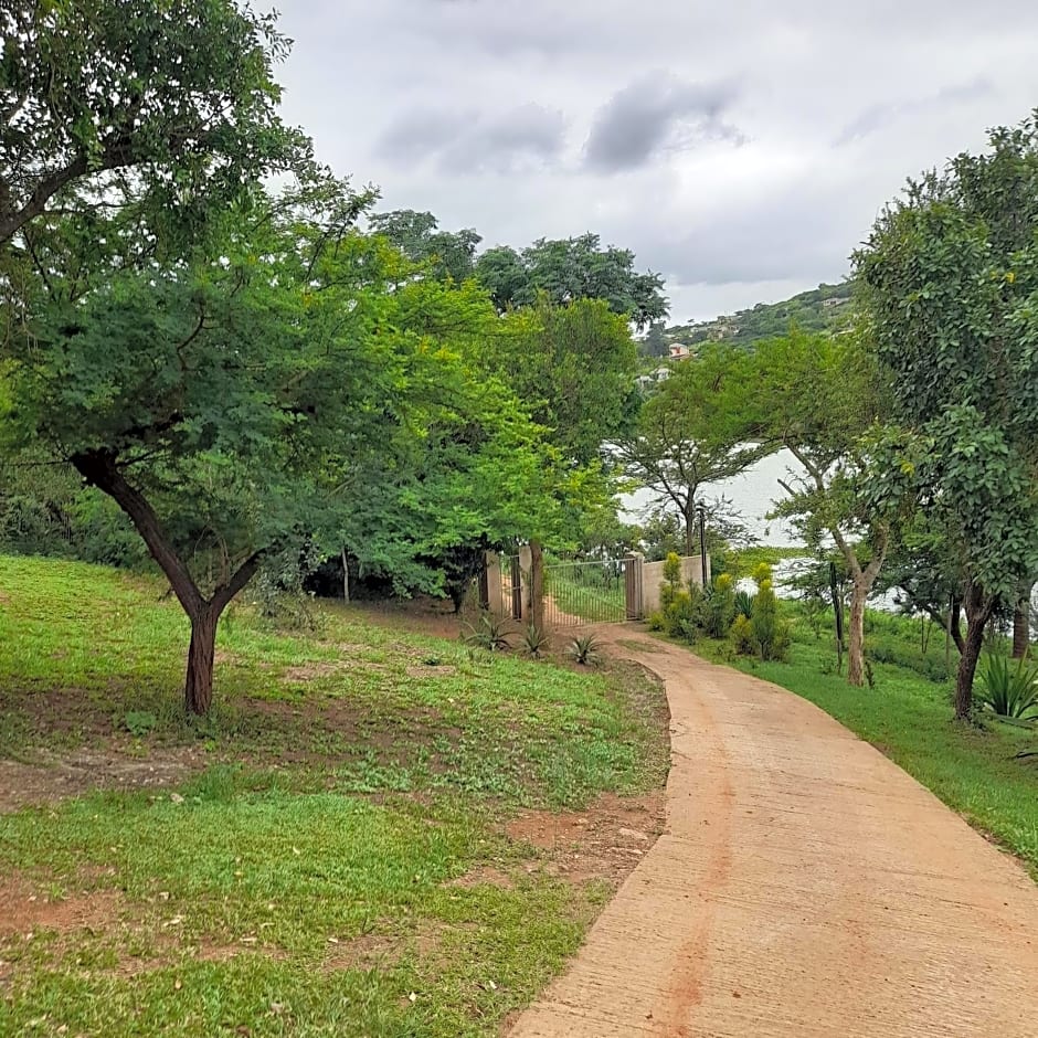 Entendeni Lodge SelfCatering