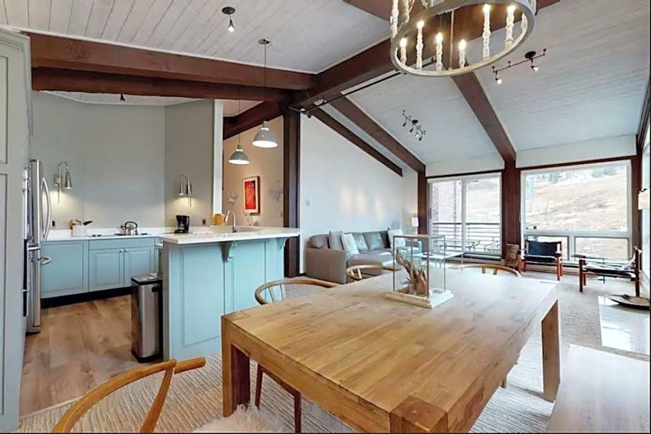 Enclave 309, Snowmass Ski-In/Ski-Out Condo w/Shared Pool/Hot Tub/Private Washer/Dryer/Gym/WiFi