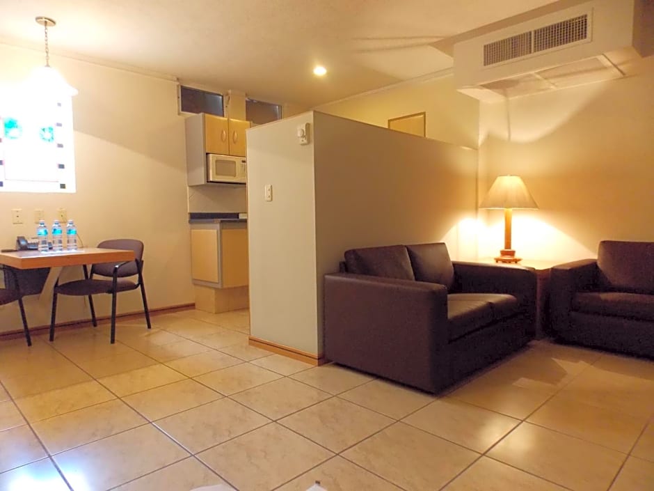 Cypres Hotel & Suites