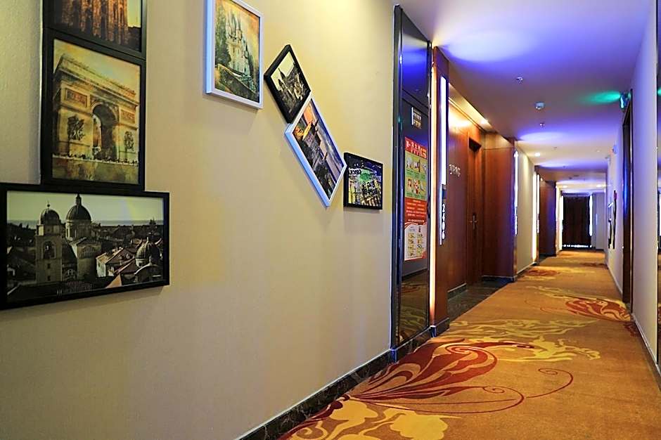 James Joyce Coffetel Golmud Huaxing Plaza Branch