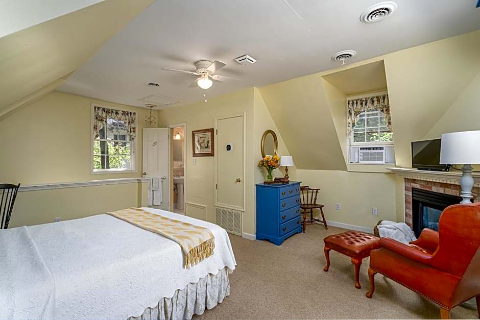 Cedars of Williamsburg Bed & Breakfast
