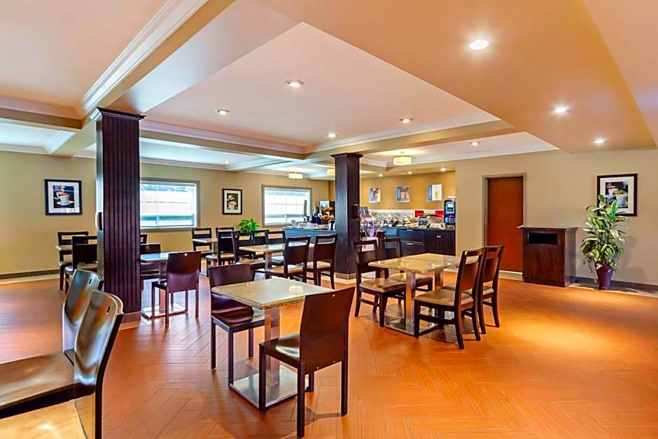 Best Western Plus Peace River Hotel & Suites