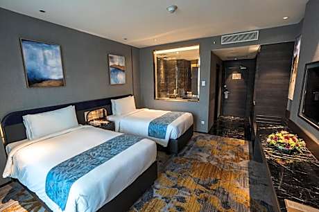 Patio Deluxe Twin Room