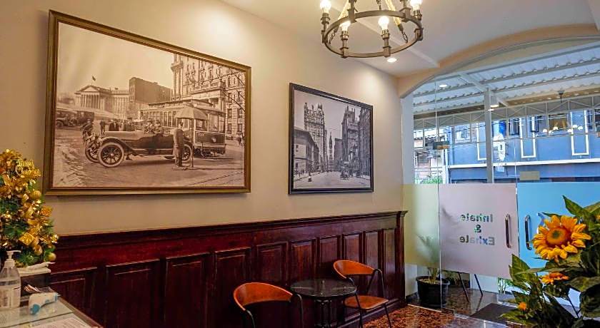 SANS Hotel Empress Simpang Lima