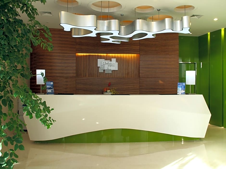 Holiday Inn Express Nantong Xinghu By IHG