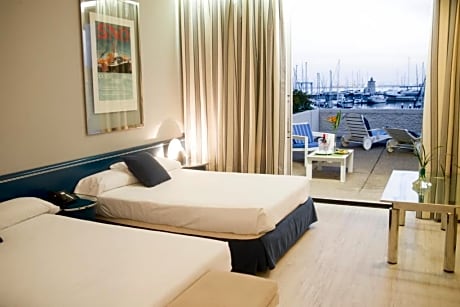 JUNIOR SUITE-SEE VIEWS WITH TERRACE