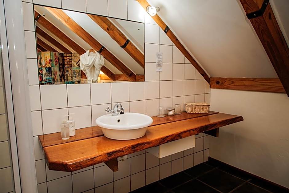 Aan de Oever Guesthouse