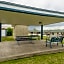 Three Rivers Executive Inn & Suites By OYO
