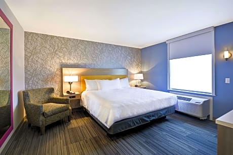 1 King Hearing Accessible Suite Non-Smoking