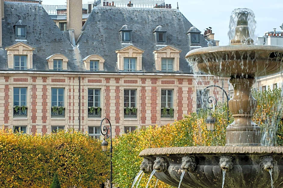 Cour des Vosges - Evok Collection