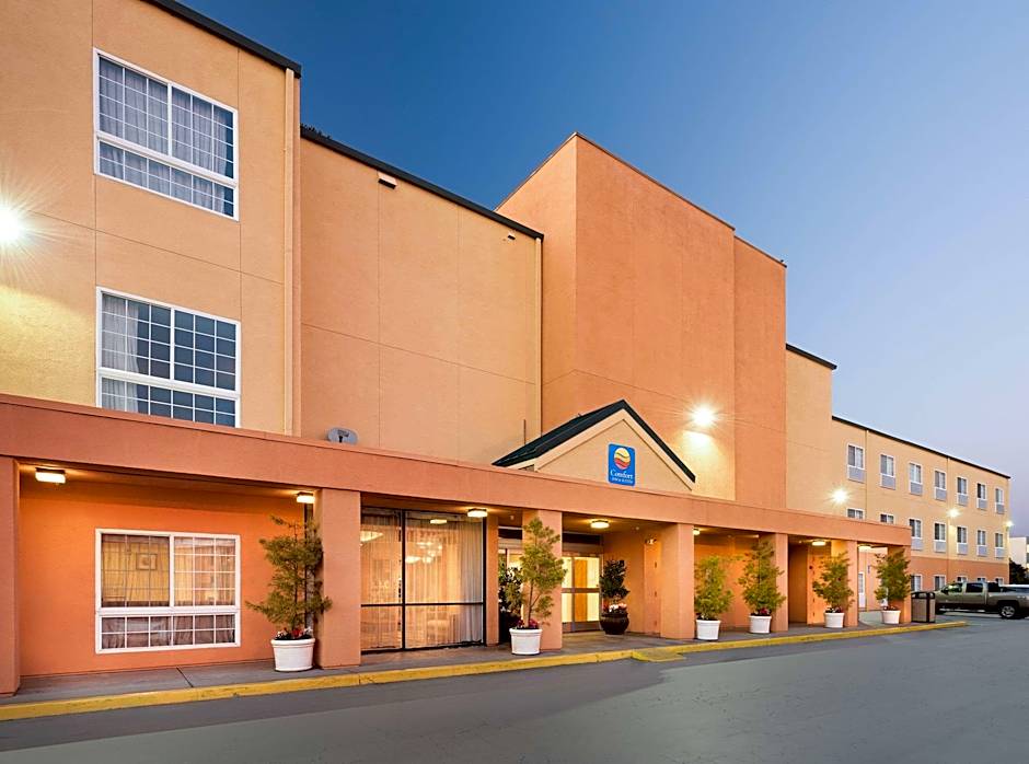 Comfort Inn & Suites Oakland