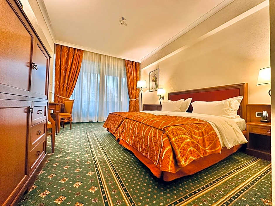 Photo 1 of 9 of Standard 1 Double Bed or 2 Beds