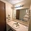 Iron Mountain Inn & Suites MI US 2