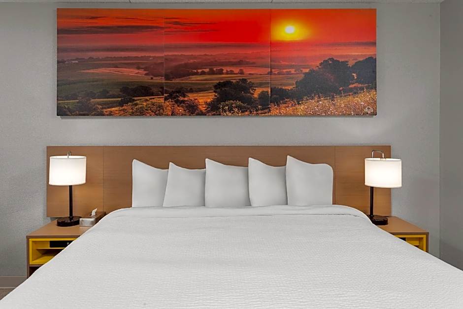 Days Inn by Wyndham Mason City