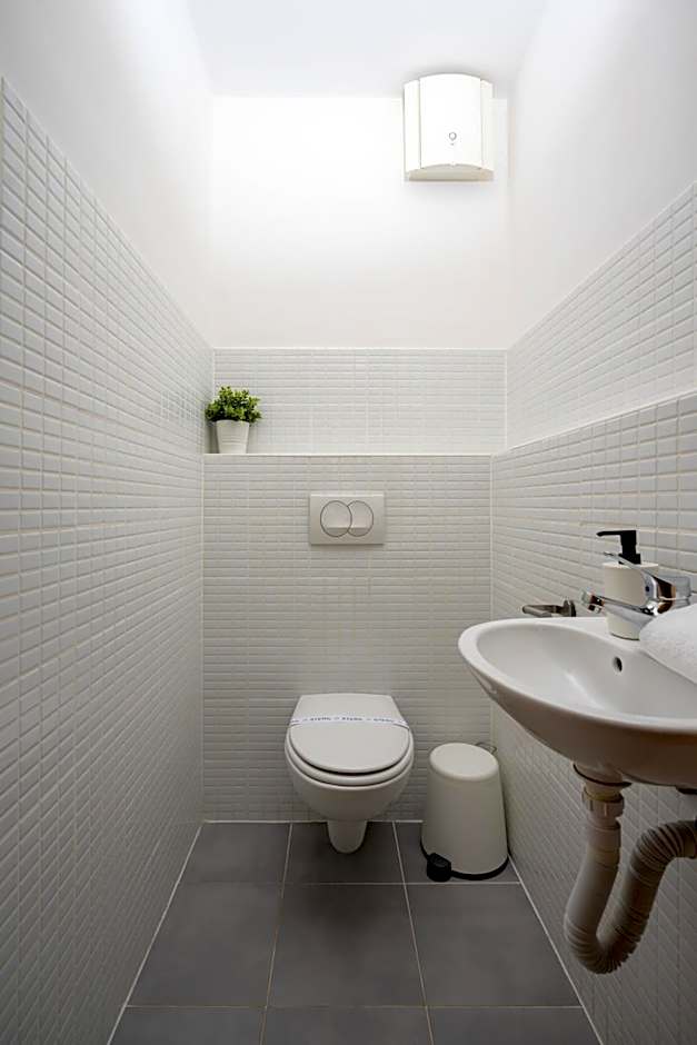Central Passage Apartments by Vagabond Downtown