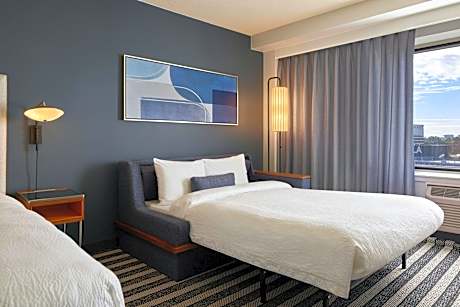 King Room with Bathtub and Sofa Bed - Mobility Access/Hearing Accessible