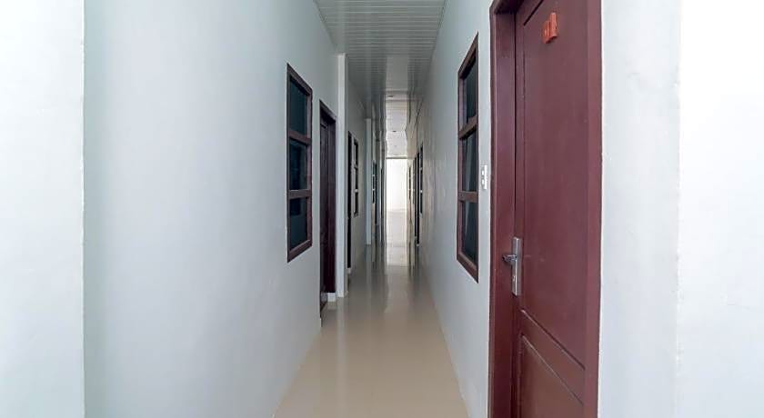 RedDoorz Syariah near Pelabuhan Ulee Lheue Banda Aceh