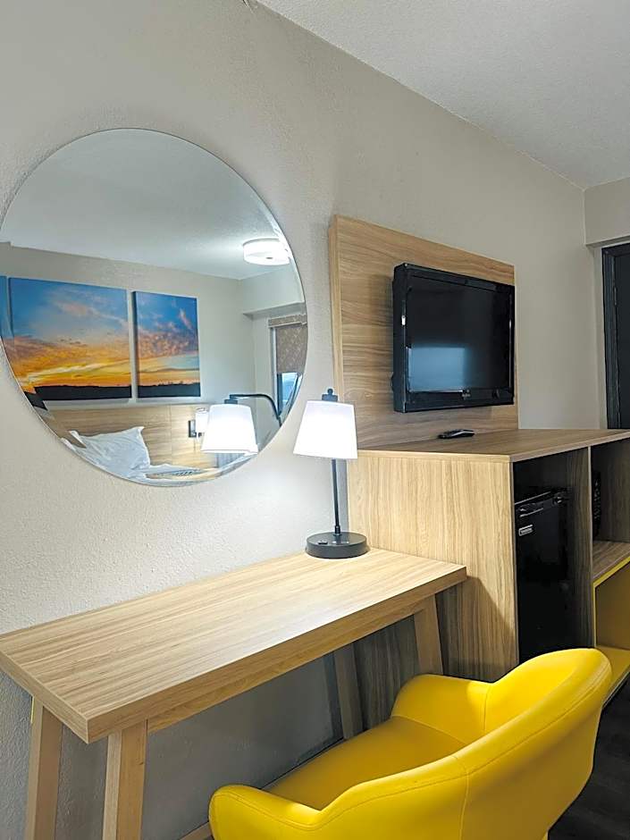 Days Inn by Wyndham Kansas City Northeast