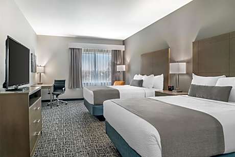 2 QUEEN BEDS,NO SMOKING,REFRIGERATOR,FULL BREAKFAST