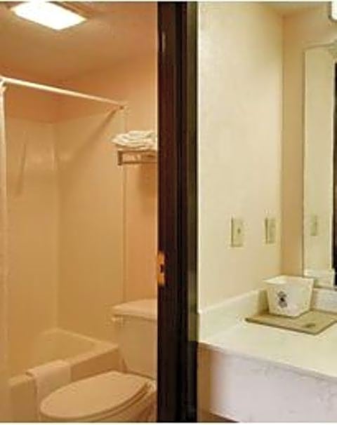 Super 8 by Wyndham Columbia