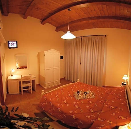 Comfort Triple Room