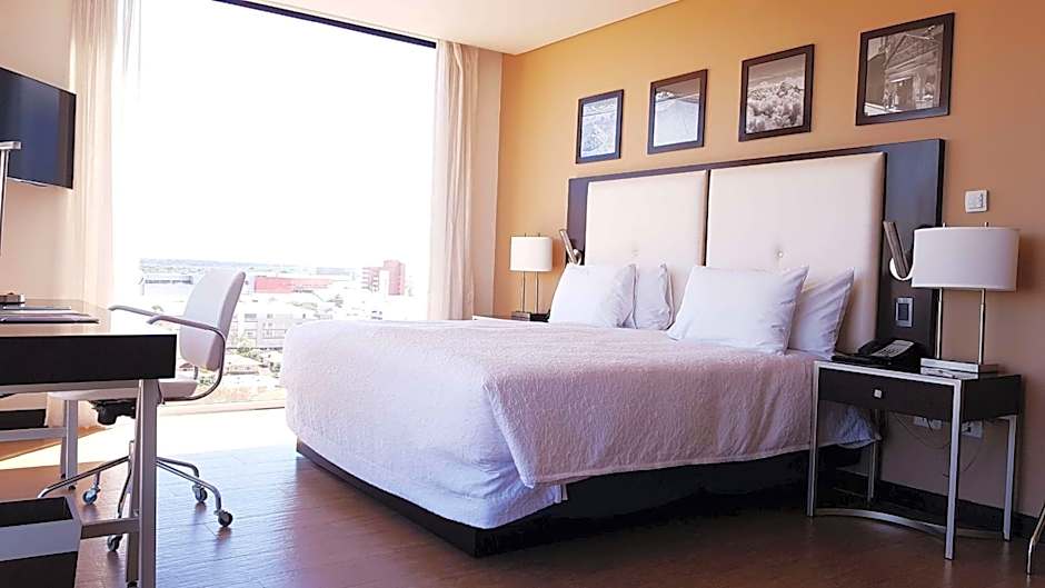 Hampton Inn By Hilton Santa Cruz Equipetrol