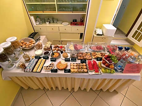 Small Double Room with Internal Bathroom