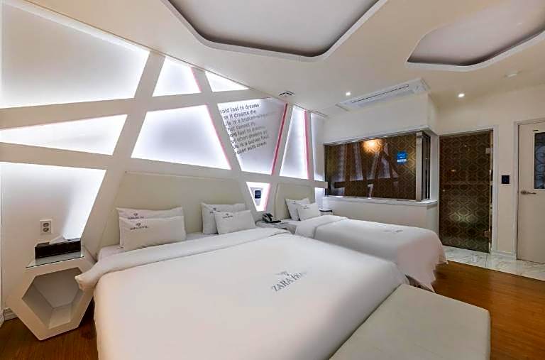 Zara Hotel Peace Square