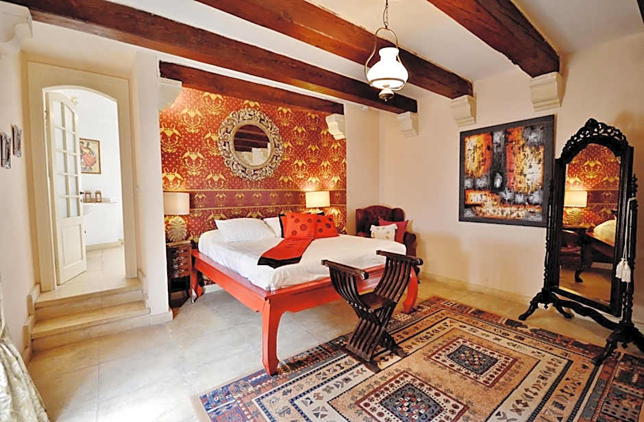 Chapel 5 Boutique Suites B&B