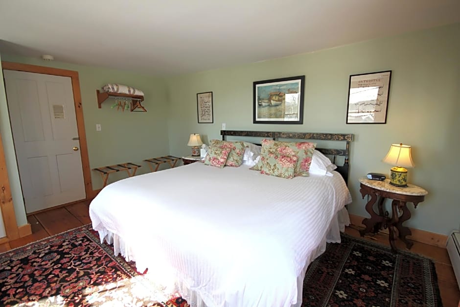 Highland Lake Inn
