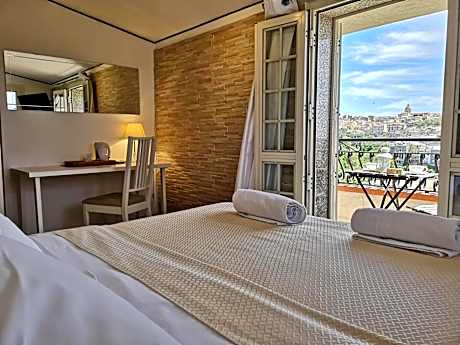 Deluxe Double Room with City View