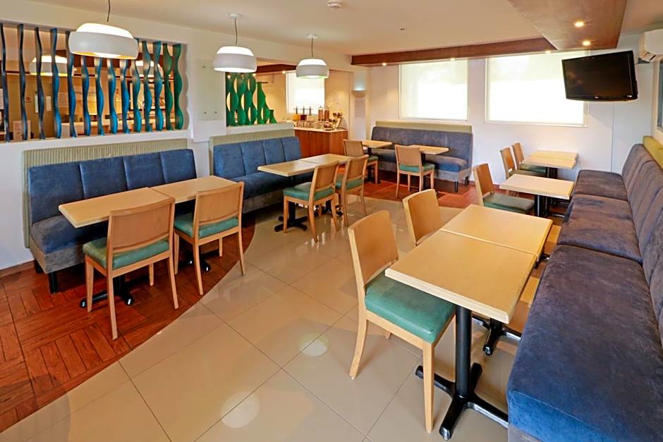 Holiday Inn Express Piedras Negras By IHG