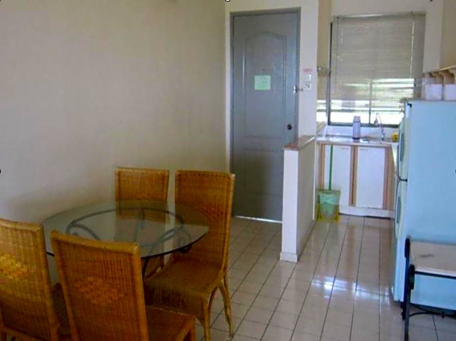 Paradise Lagoon Apartment