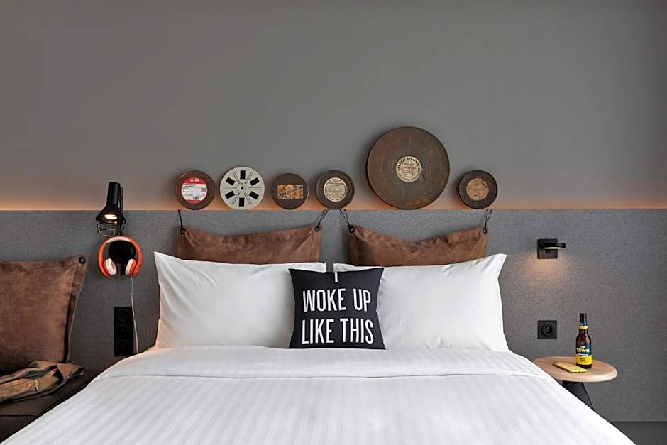 Moxy Lyon Airport