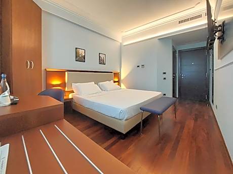 Dado Hotel International