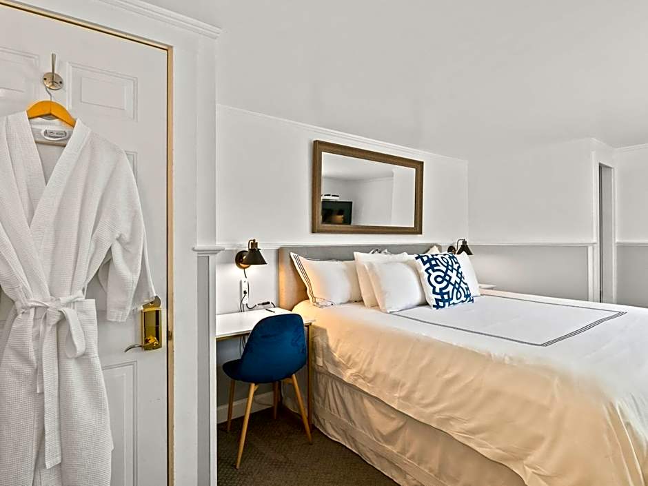 The Seagrove Suites & Guest Rooms