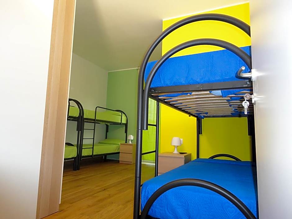 2 Beds — 7 fotoğraftan 1. fotoğraf