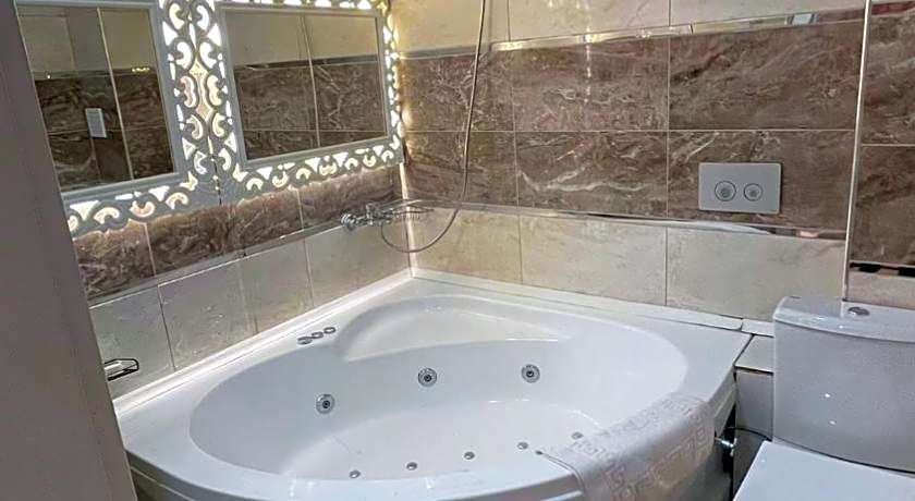 Peracity Hotel