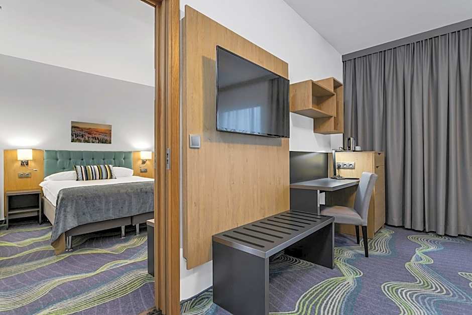 Airport Hotel Aurora Star