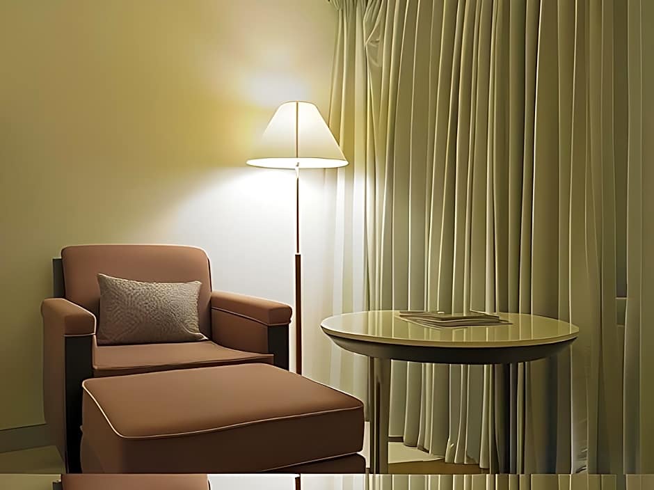 Hotel Naveen Lakeside