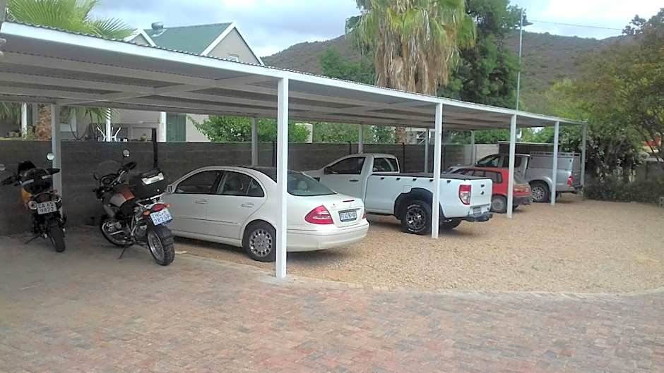 HouseMartin Lodge & Self Catering