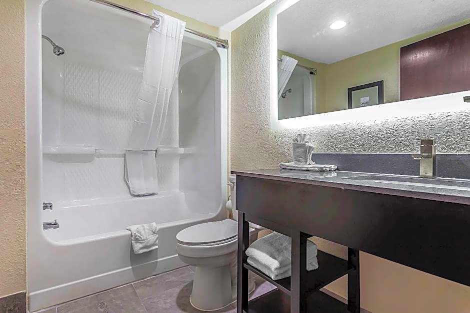 Quality Inn & Suites Salisbury South