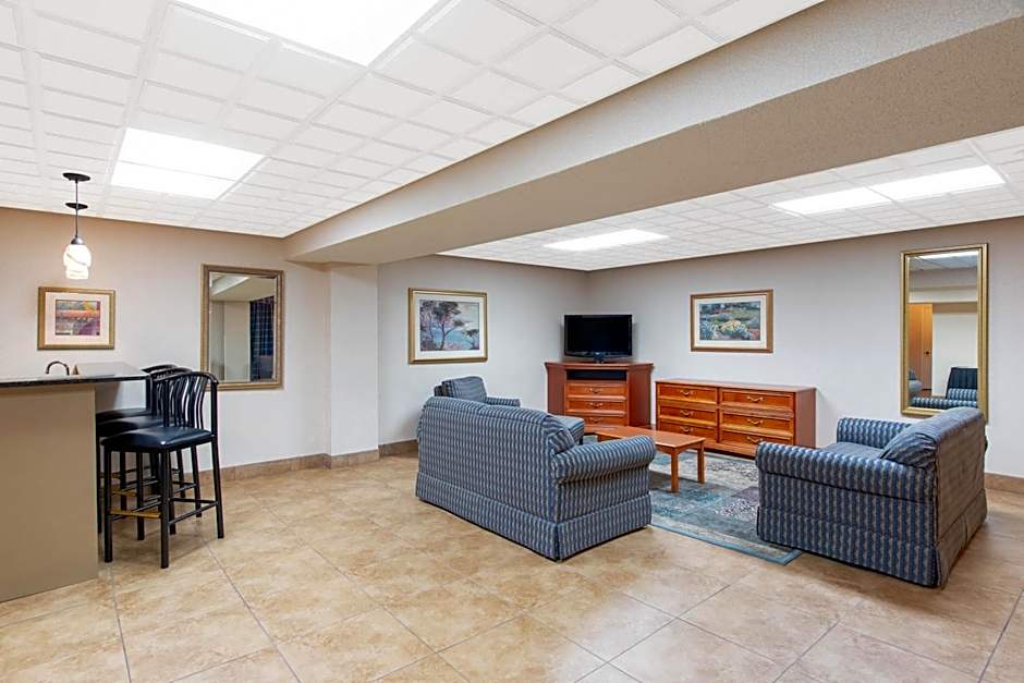 Ramada by Wyndham Midtown Grand Island