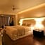 Holland House Beach Hotel