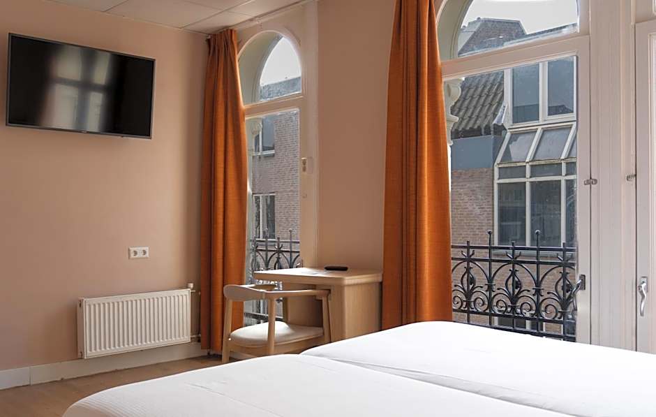 CS Hotel