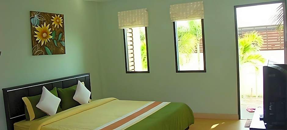 Sea beach Koh Larn 2 Hotel
